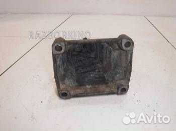 Кронштейн двигателя