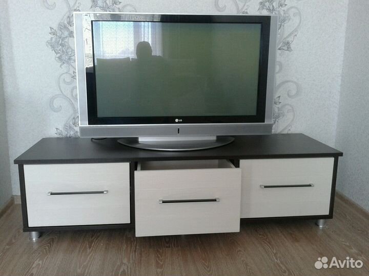 Продам тумбу под телевизор. Новая