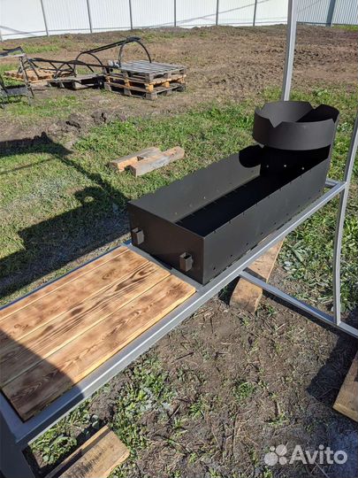 Мангал с крышей