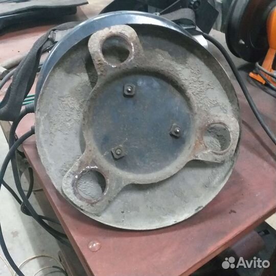 Isuzu npr 75 кожух колеса