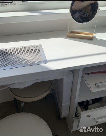 Маникюрный стол с вытяжкой verakso