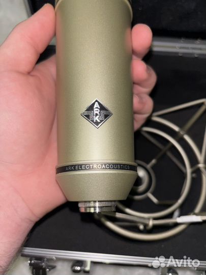 Студийный микрофон