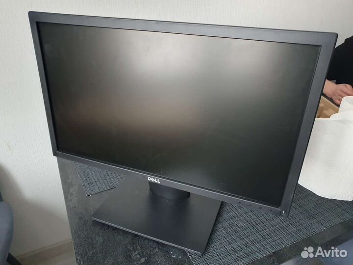 Монитор Dell e2216h