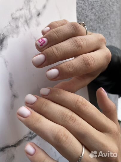 Маникюр в студии