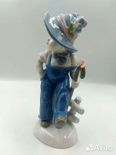 Антикварная статуэтка 