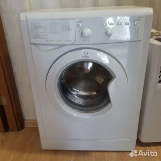 Стиральная машина на запчасти indesit