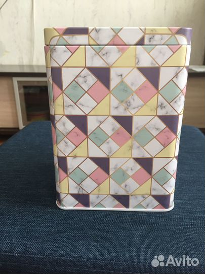 Жестяная банка для хранения