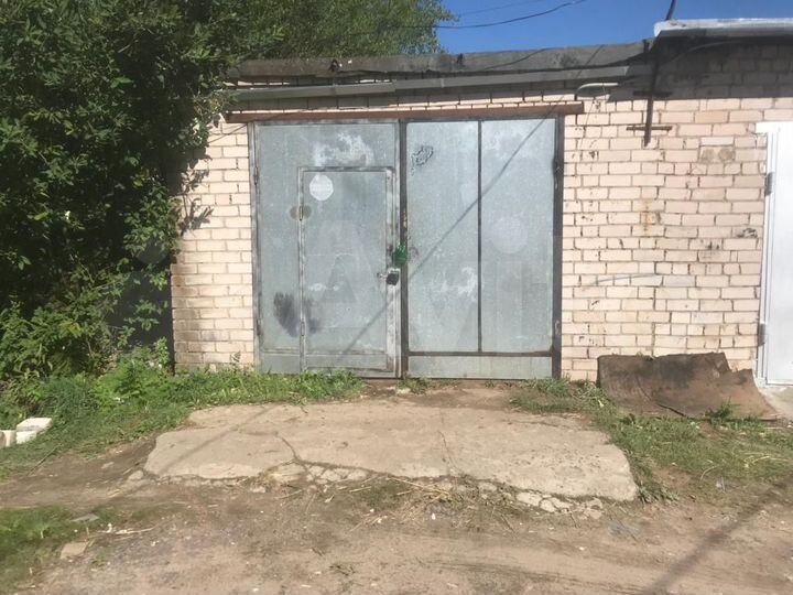 Гараж, > 30 м²