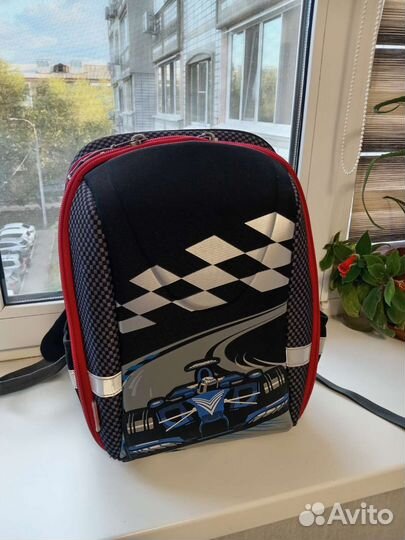 Рюкзак школьный