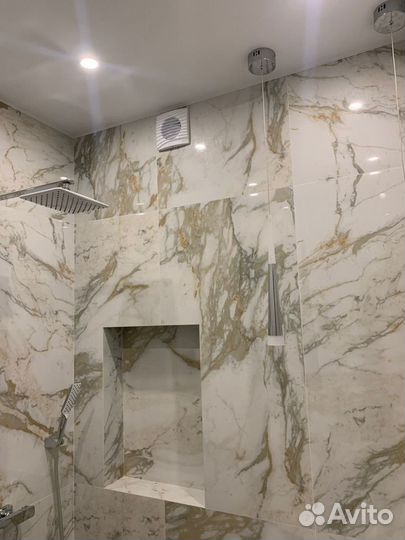 Плиточник, кладка керамической плитки