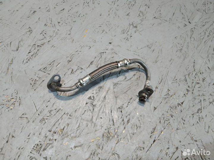 Трубка масляная левая Mercedes S-Class W222 M276