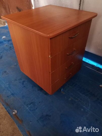 Тумбочка офисная выкатная