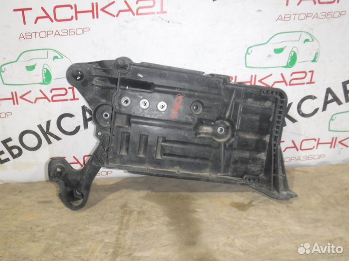 Площадка акб VAG 5Q0915321G