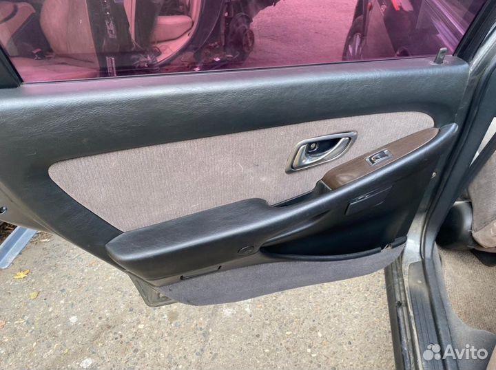 Дверные обшивки Mitsubishi Diamanté 1