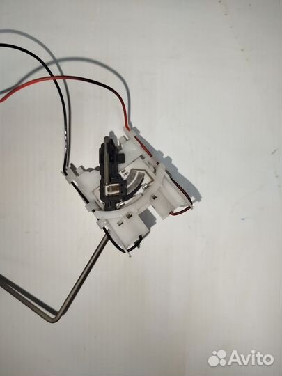 Датчик уровня топлива Шевроле Круз