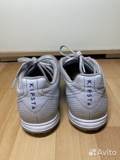 Футбольные бутсы (шиповки)