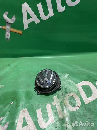 Кнопка крышки багажника Volkswagen Golf 6