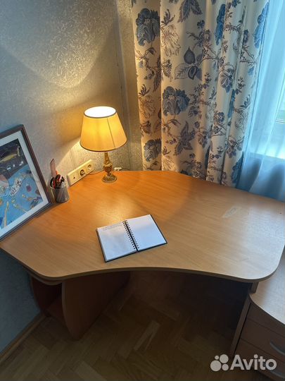 Компьютерный стол, офисный стол