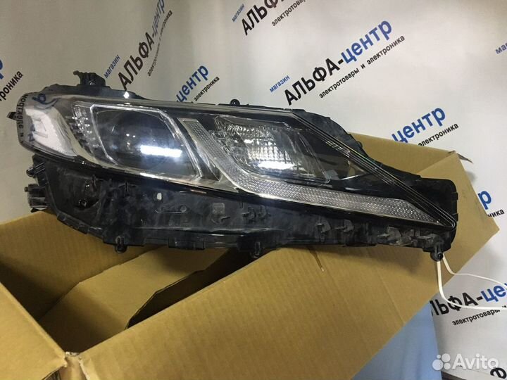 Фара Toyota Camry