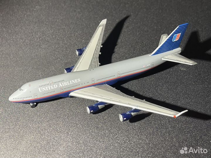 Модель самолета Boeing 747-400 (1:500) herpa