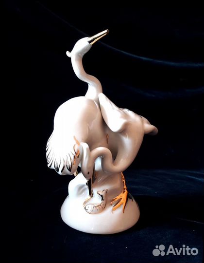 Фарфоровая статуэтка 