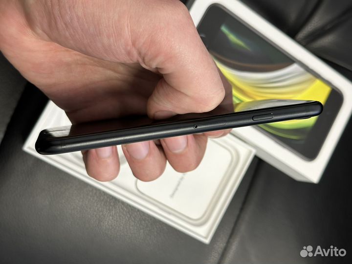 iPhone SE (2020), 64 ГБ