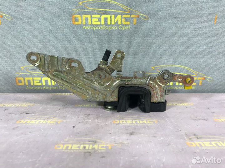 Замок двери передний правый Opel Omega B