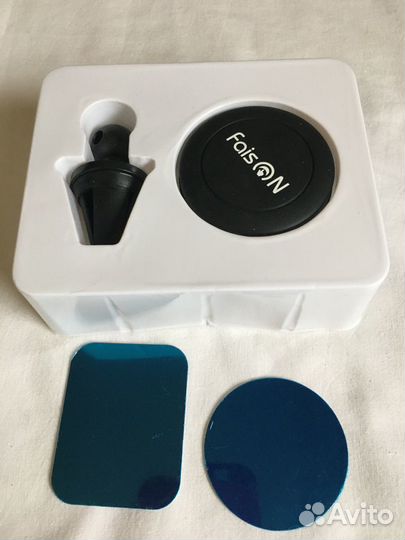 Держатель для телефонов автомобильный магнитный