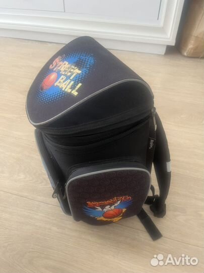 Портфель школьный (рюкзак)