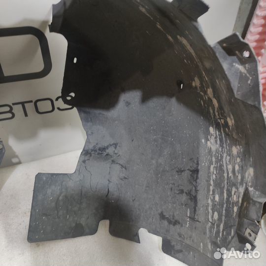 Подкрылок передний правый Ford Focus 2