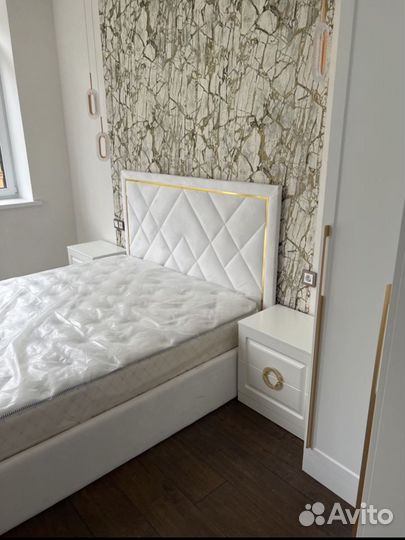 Тумба прикроватная белая