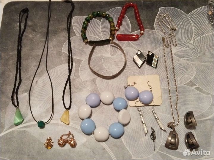 Бусы,броши,серьги