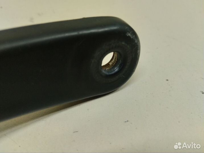 Поводок стеклоочистителя передний правый Nissan Te