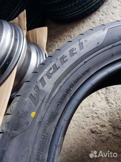 Viatti Strada 2 (V-134) 225/55 R17