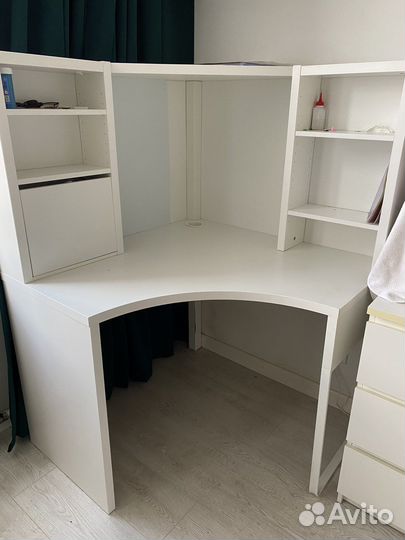Белый угловой стол IKEA Микке