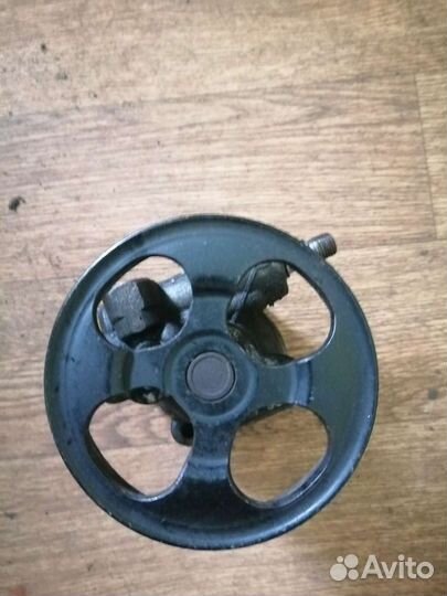 Насос гура Мицубиси Лансер 6