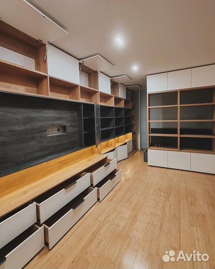 Шкаф-стенка в гостиную