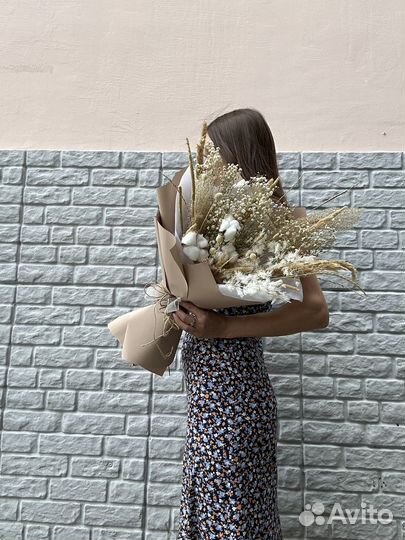 Букет из сухоцветов в бежевых тонах