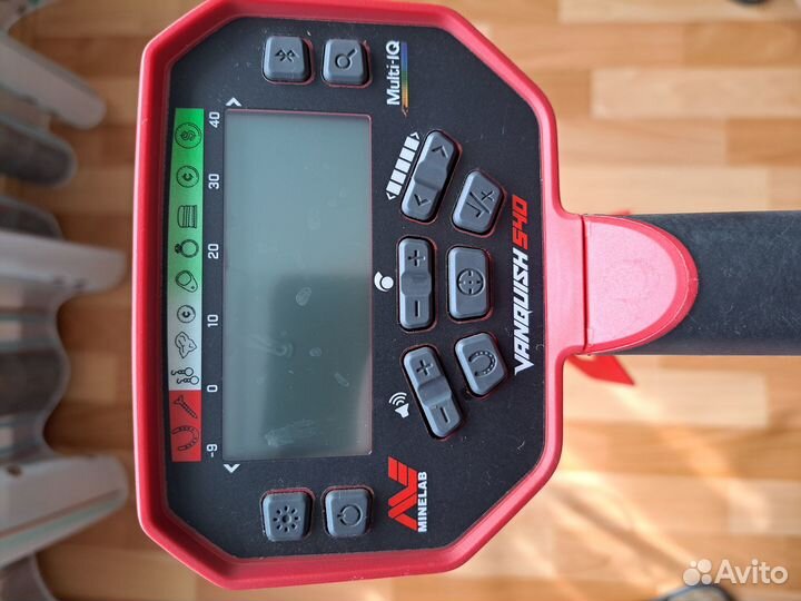 Металлоискатель vanquish 540