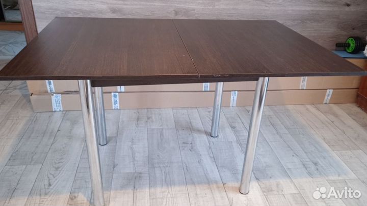 Кухонный стол