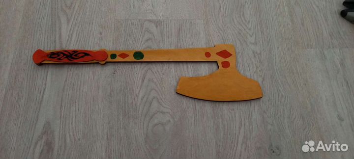 Топор,щит,оружие из дерева