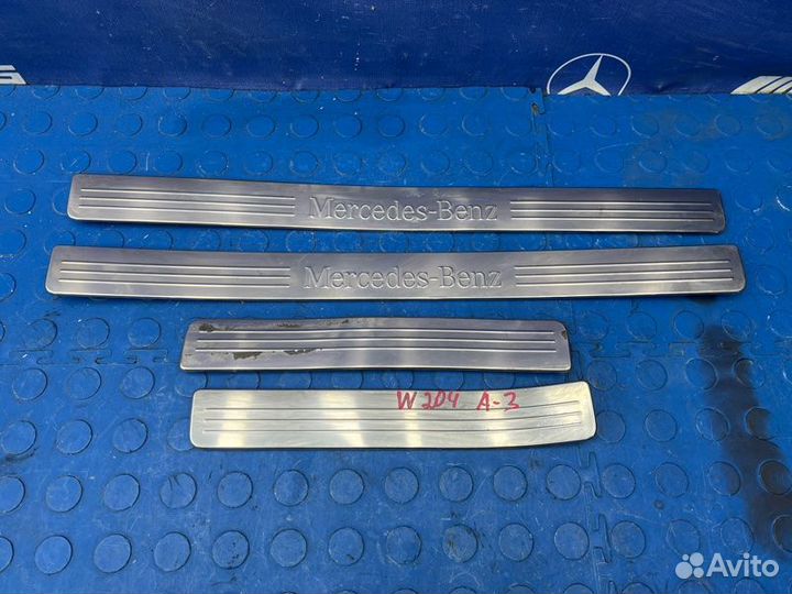 Накладка на порог задняя Mercedes C200 204 271.860