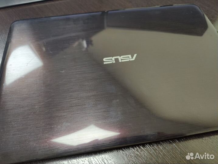 Ноутбук asus x556uq