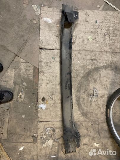 Усилитель заднего бампера Opel Zafira