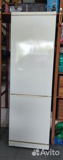 Холодильник двухкамерный Ariston