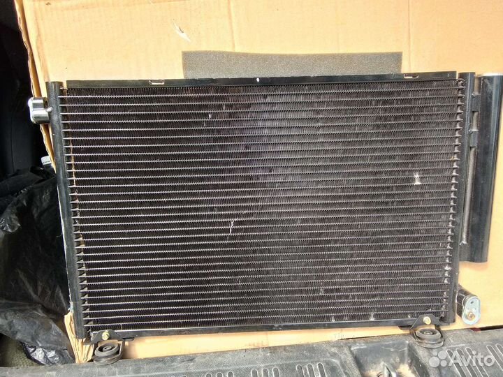 Радиатор кондиционера Toyota Vits 1999-2005