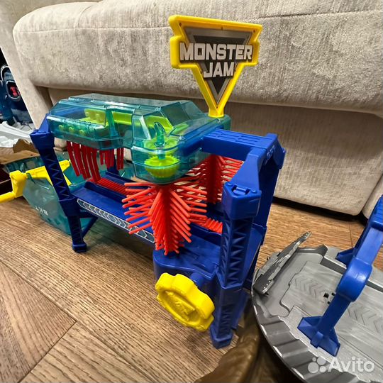 Автомойка Monster Jam