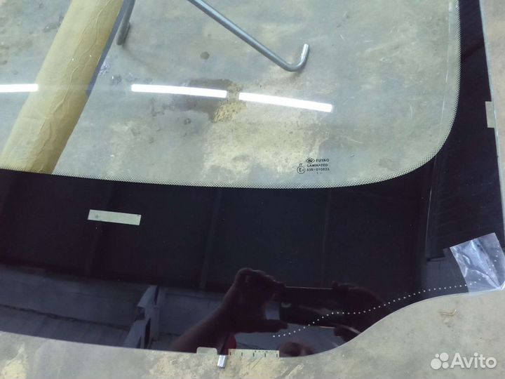 Лобовое стекло BMW 750I xdrive 2011г.в. F 01 F02