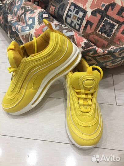 Кроссовки новые