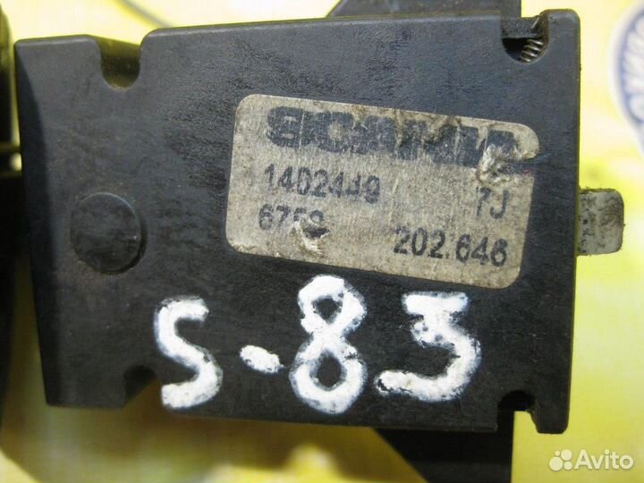 Переключатель поворотов 1402449 подрулевой scania